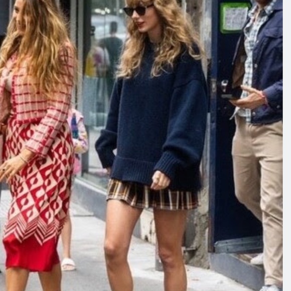 Mother The Fluff & Fold Mini Skirt Denim Women's Size 30 100%Cotton Taylor Swift - Picture 2 of 7